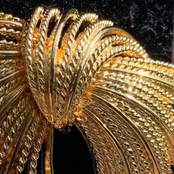 Vtg Monet Cascading Knotted Rope Brooch - Picture 3 of 9